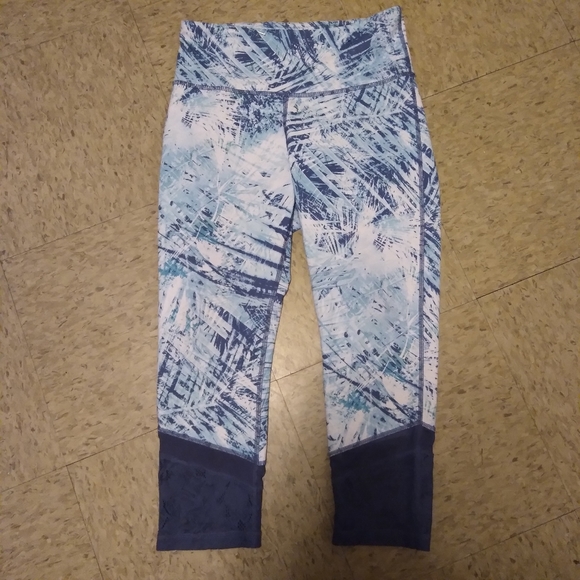 Women's Fila Sport Mesh and Jacquard Capris, Size: Medium - Picture 7 of 7